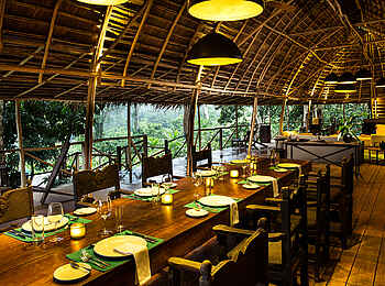 Ngaga Camp: Gedeckte Tafel