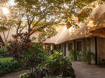 Bayete Guest Lodge: Blick auf die Gästeunterkünfte