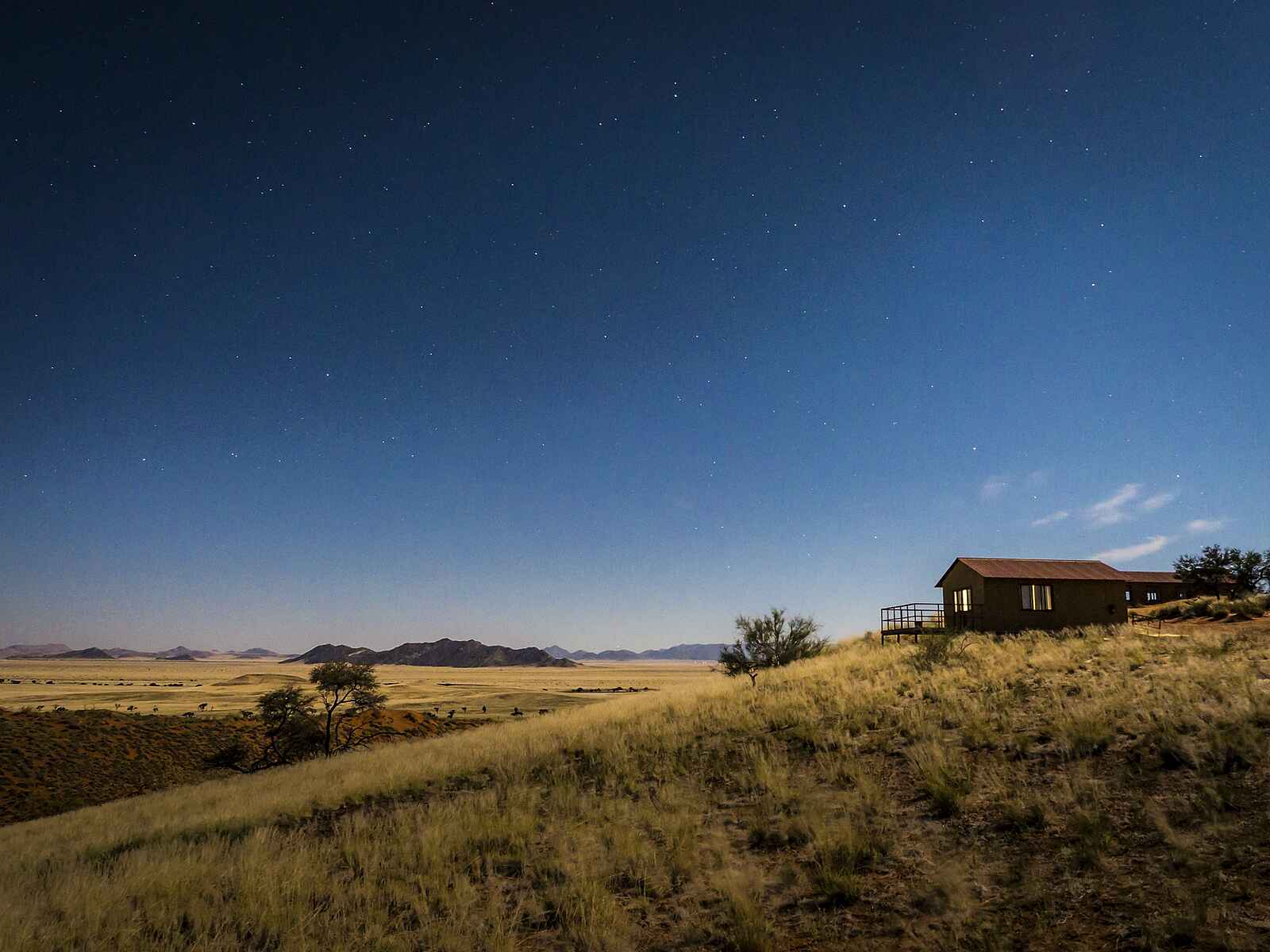 Namib Dune Star Camp: Dämmerung über dem Camp Namib Dune Star Camp: Dämmerung über dem Camp