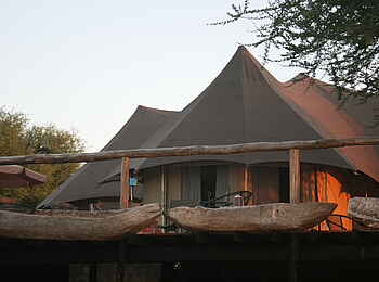 Taranga Safari Lodge: Lounge der Lodge
