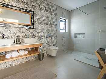 Waterfalls Lodge: Das Badezimmer Waterfalls Lodge: Das Badezimmer
