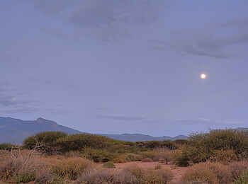 Koros Camp: Mondlandschaft