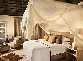 Lion Sands River Lodge: Gemütliches Bett