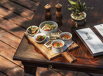 Little Elephant Pepper Camp: Lunch