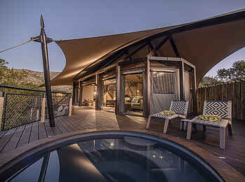 Madwaleni River Lodge: Luxury Romance Tent Terrasse