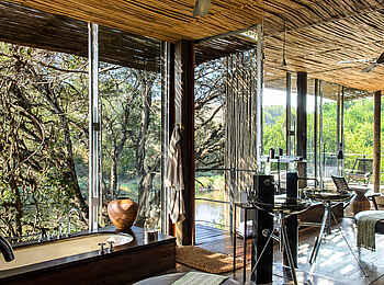 Singita Sweni Lodge: Badewanne einer Suite