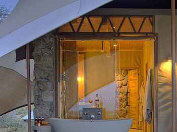 Namiri Plains Camp: Family Tent Outdoor Badewanne