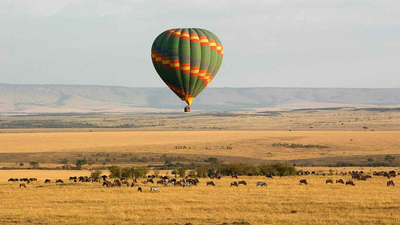 Olare Mara Kempinski: Ballon vor dem Ololoolo Escarpment Olare Mara Kempinski: Ballon vor dem Ololoolo Escarpment