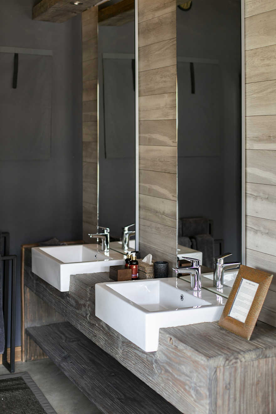 Serra Cafema: Das Gästebad Serra Cafema: Das Gästebad