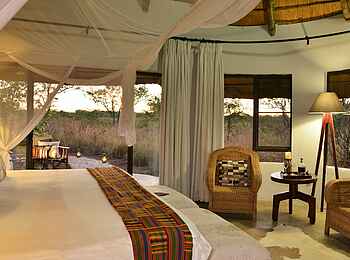 Wildtrack Safaris Eco Lodge: Sessel im Gästechalet Wildtrack Safaris Eco Lodge: Sessel im Gästechalet