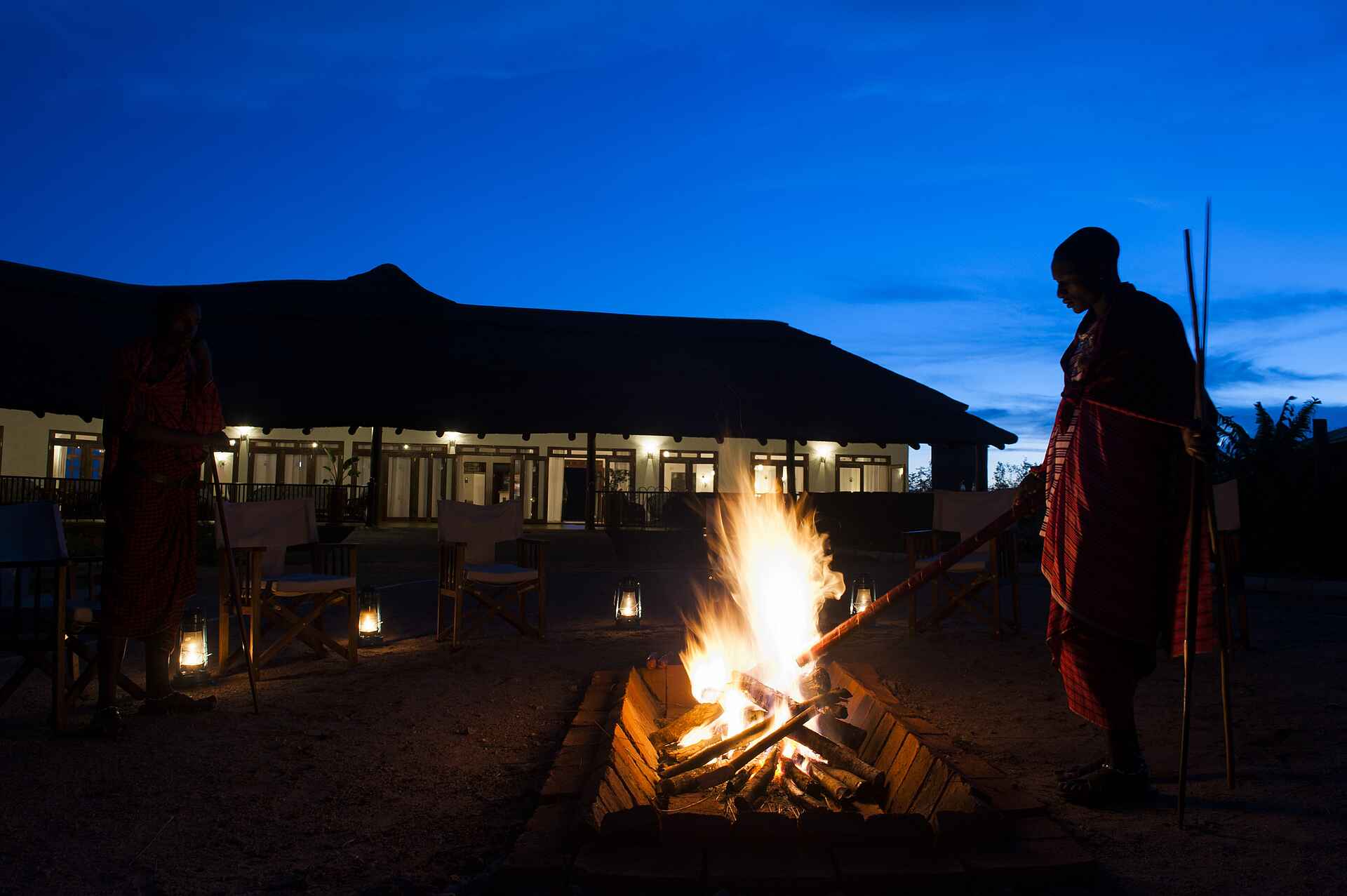 farmhouse valley lodge, ngorongoro conservation area, tanganyika wilderness camps, lagerfeuer, nacht, afrikarma, afrikarma safaris, afrikarma safaris - wildnis. hautnah., afrikarma.de