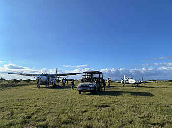 GweGwe Beach Lodge: Ankunft am Flugplatz