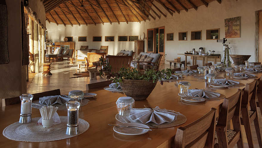 Nxai Pan Camp: Tisch für Brunch gedeckt Nxai Pan Camp: Tisch für Brunch gedeckt