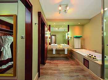 Shandrani Beachcomber Resort and Spa: Senior Suite Bad Shandrani Beachcomber Resort and Spa: Senior Suite Bad