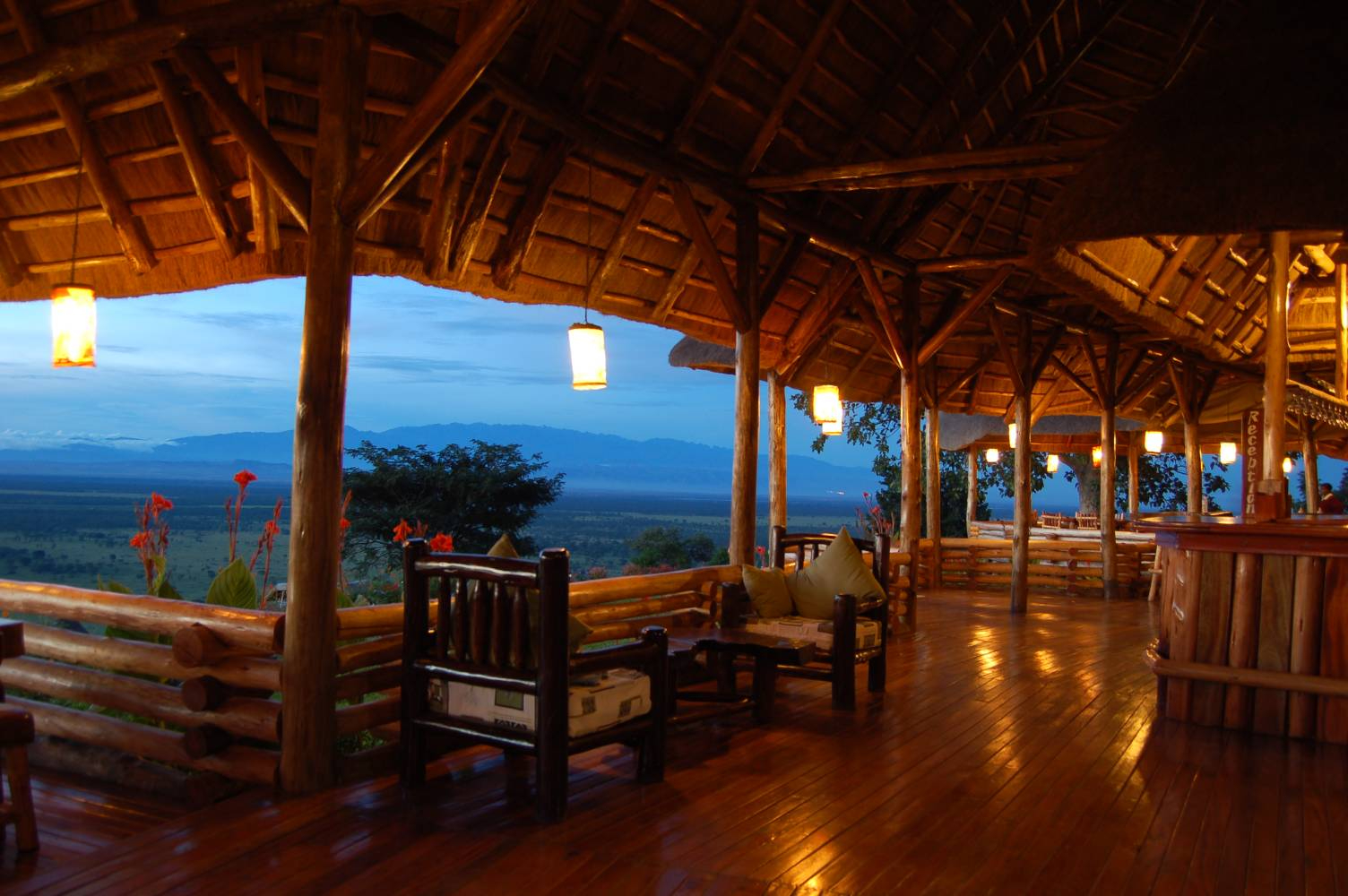 Katara Lodge: Lounge Bereich am Abend